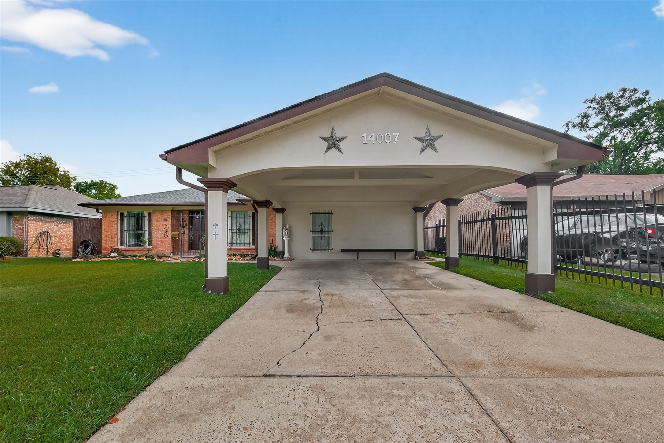 Listing photo 1