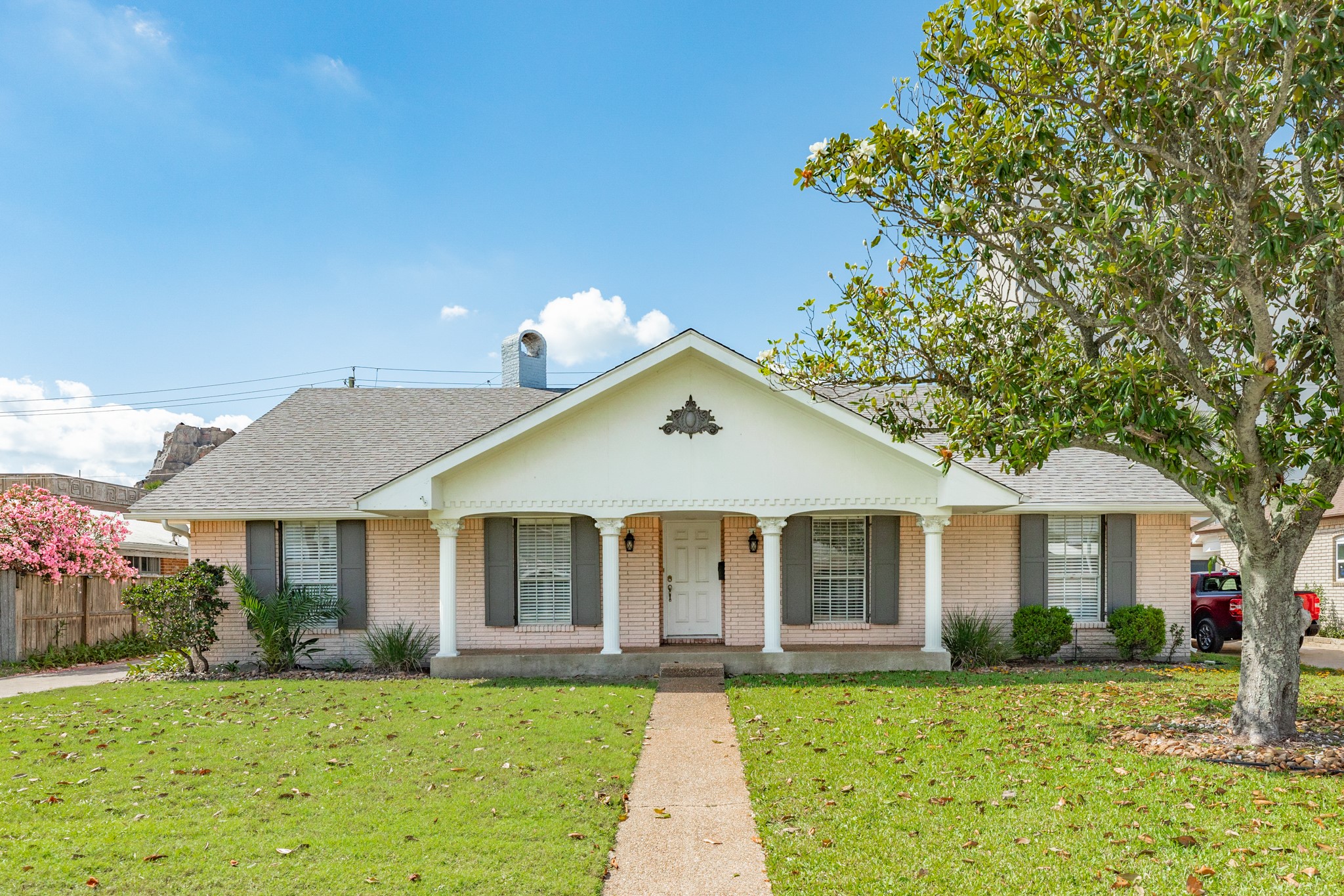 Listing photo 1