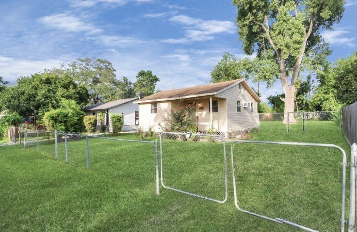 Listing photo 1