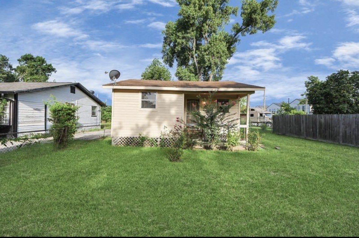 Listing photo 2