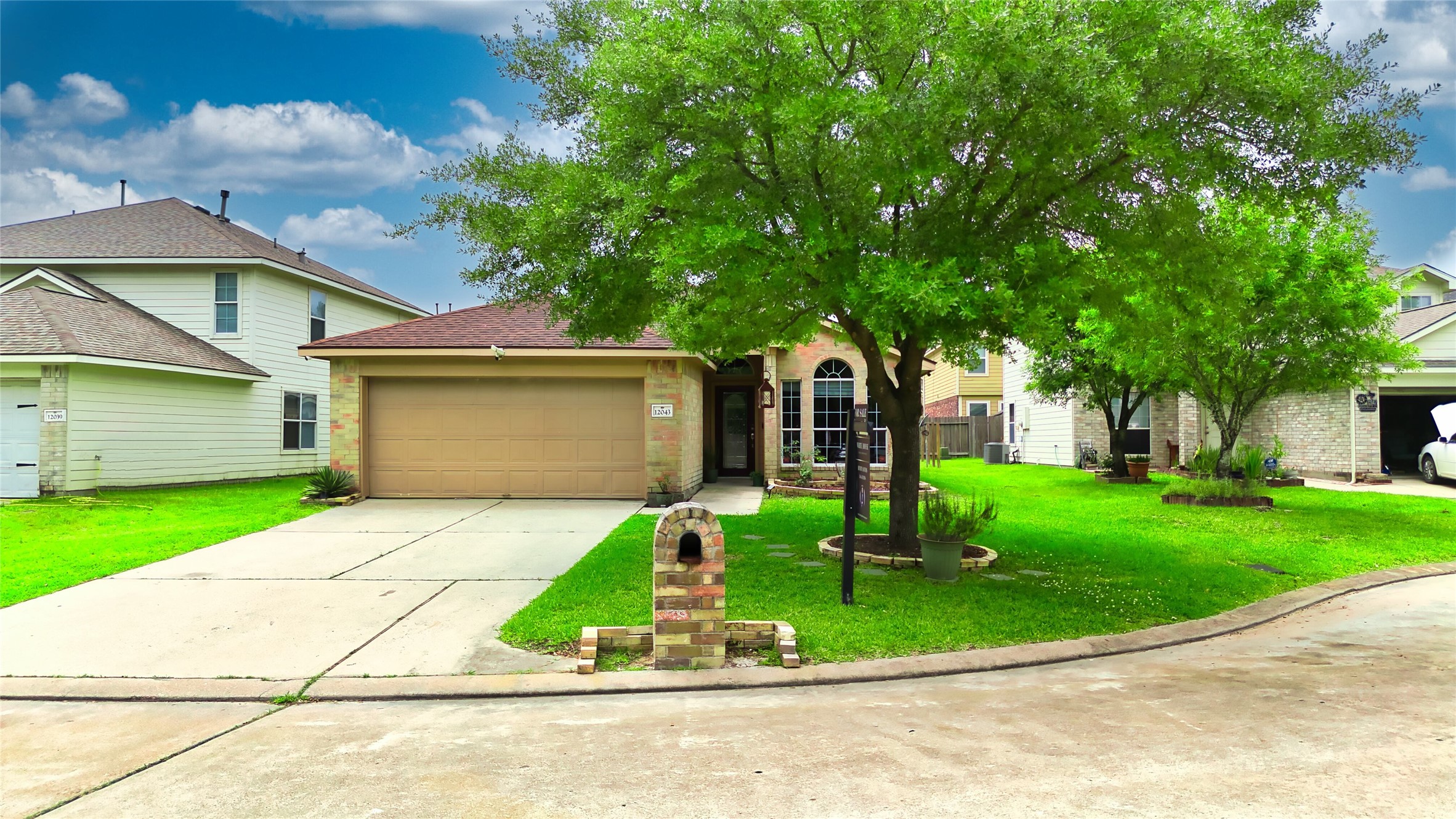 Listing photo 1