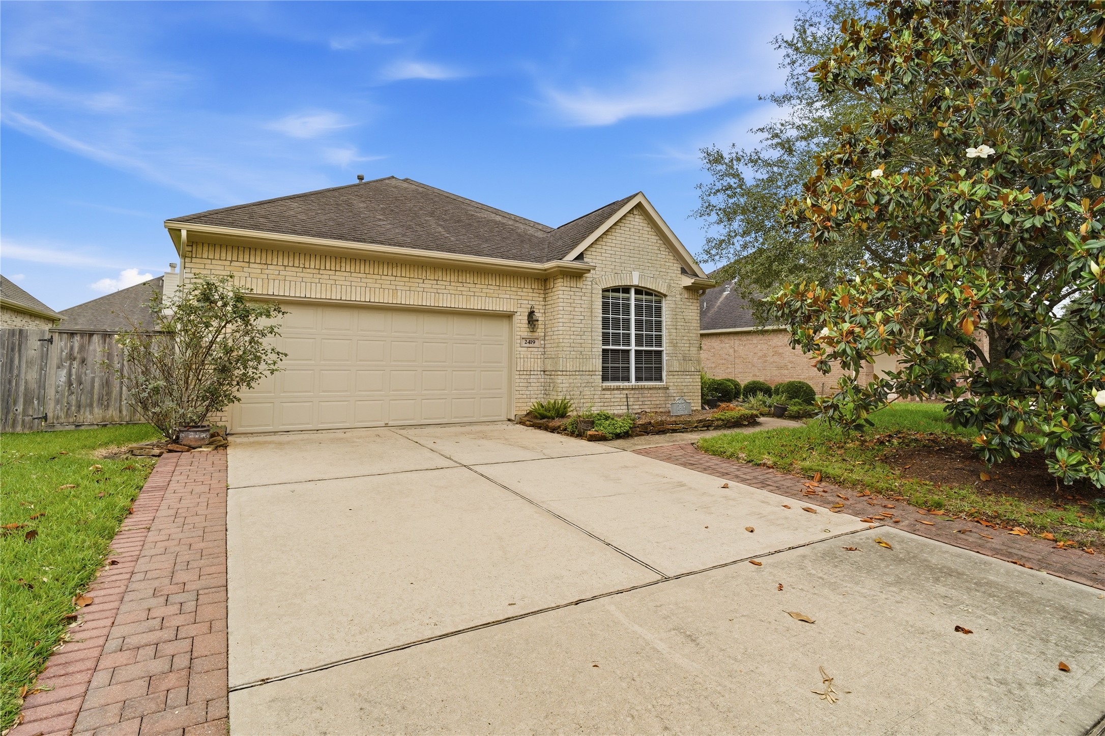 Listing photo 1