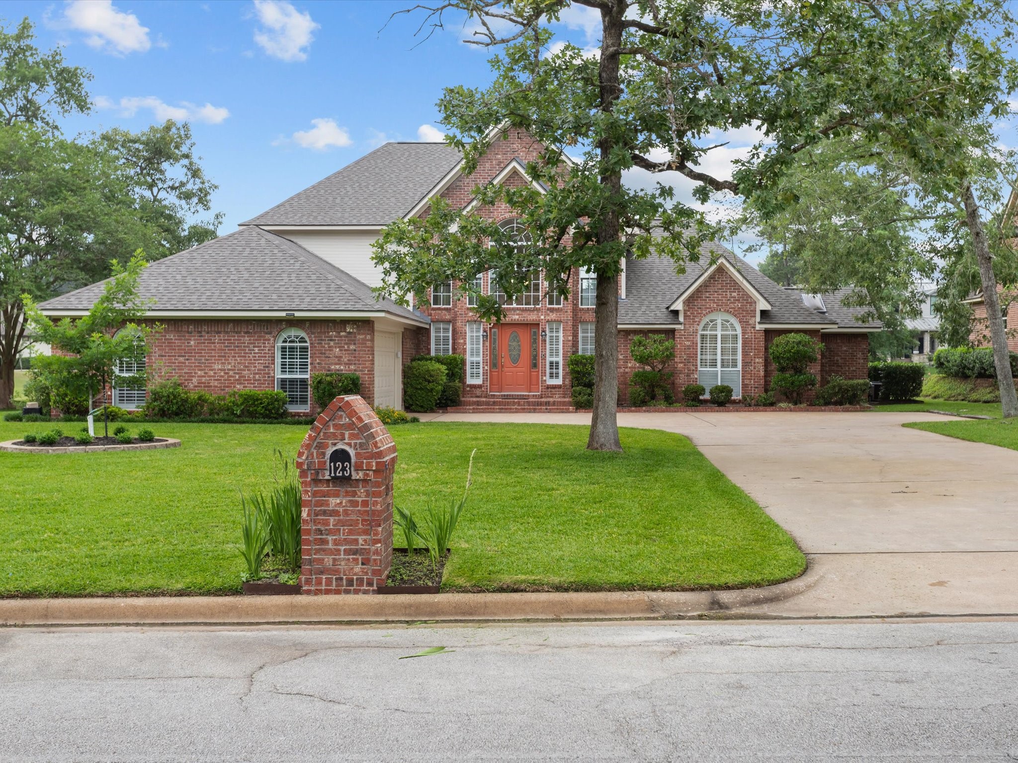 Listing photo 1