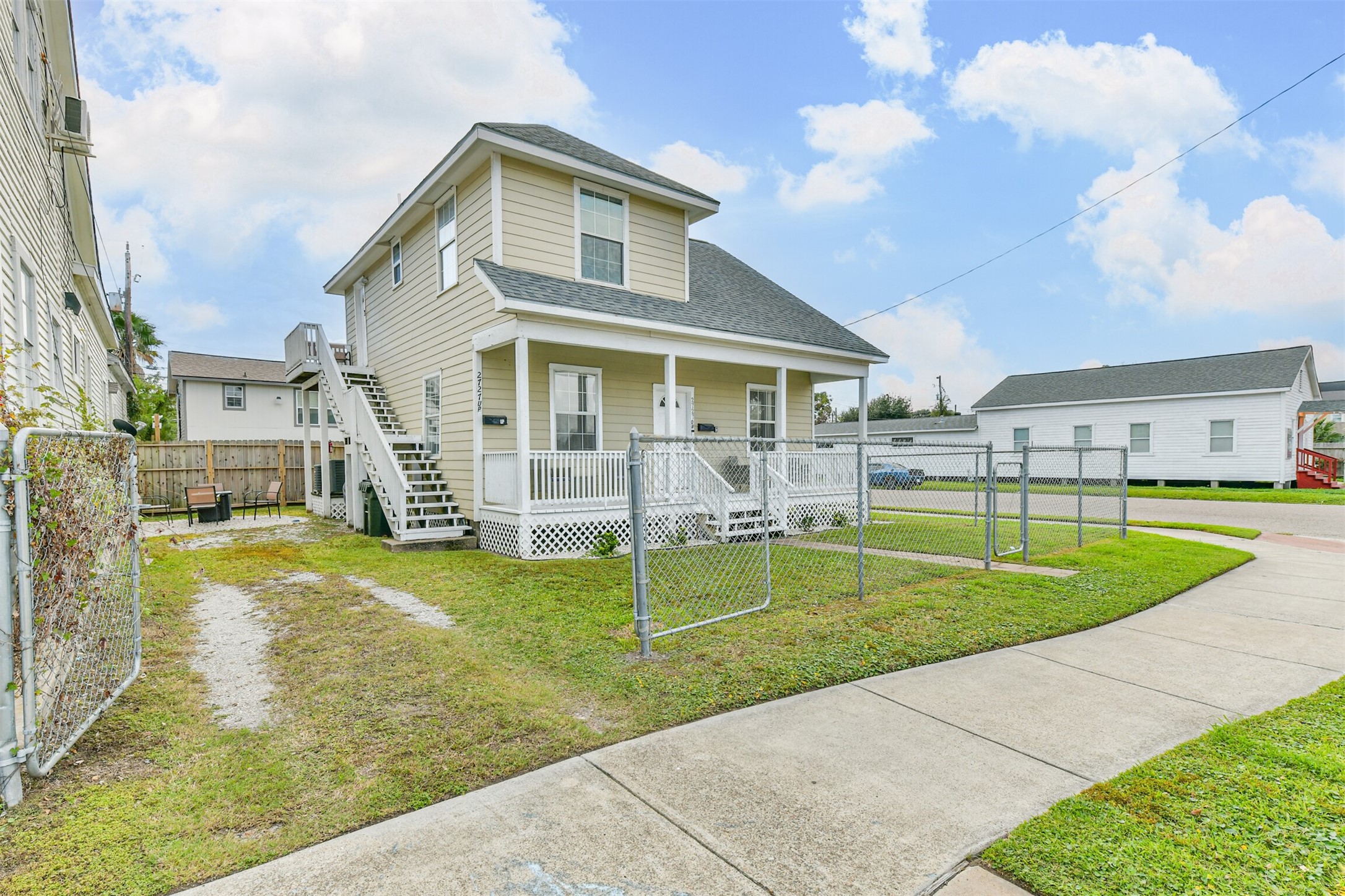 Listing photo 2