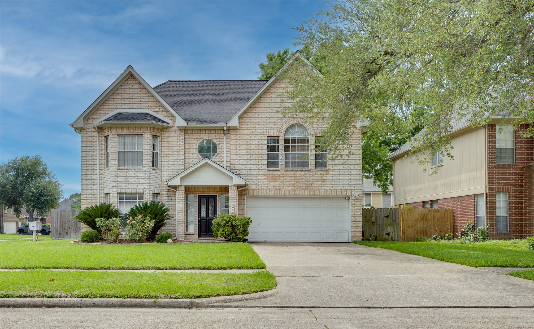 Listing photo 1