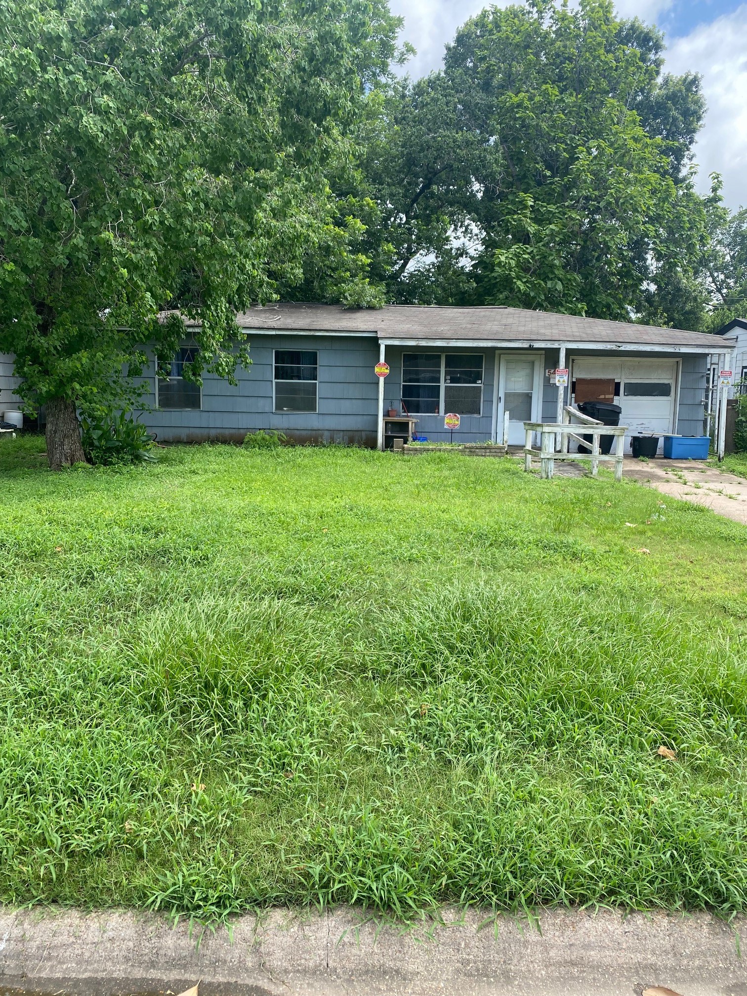 Listing photo 1