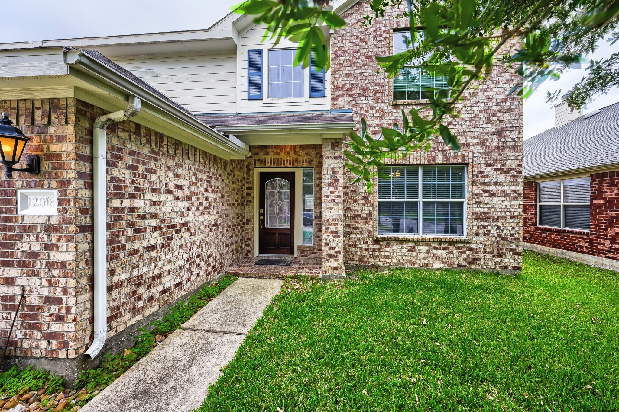 Listing photo 2