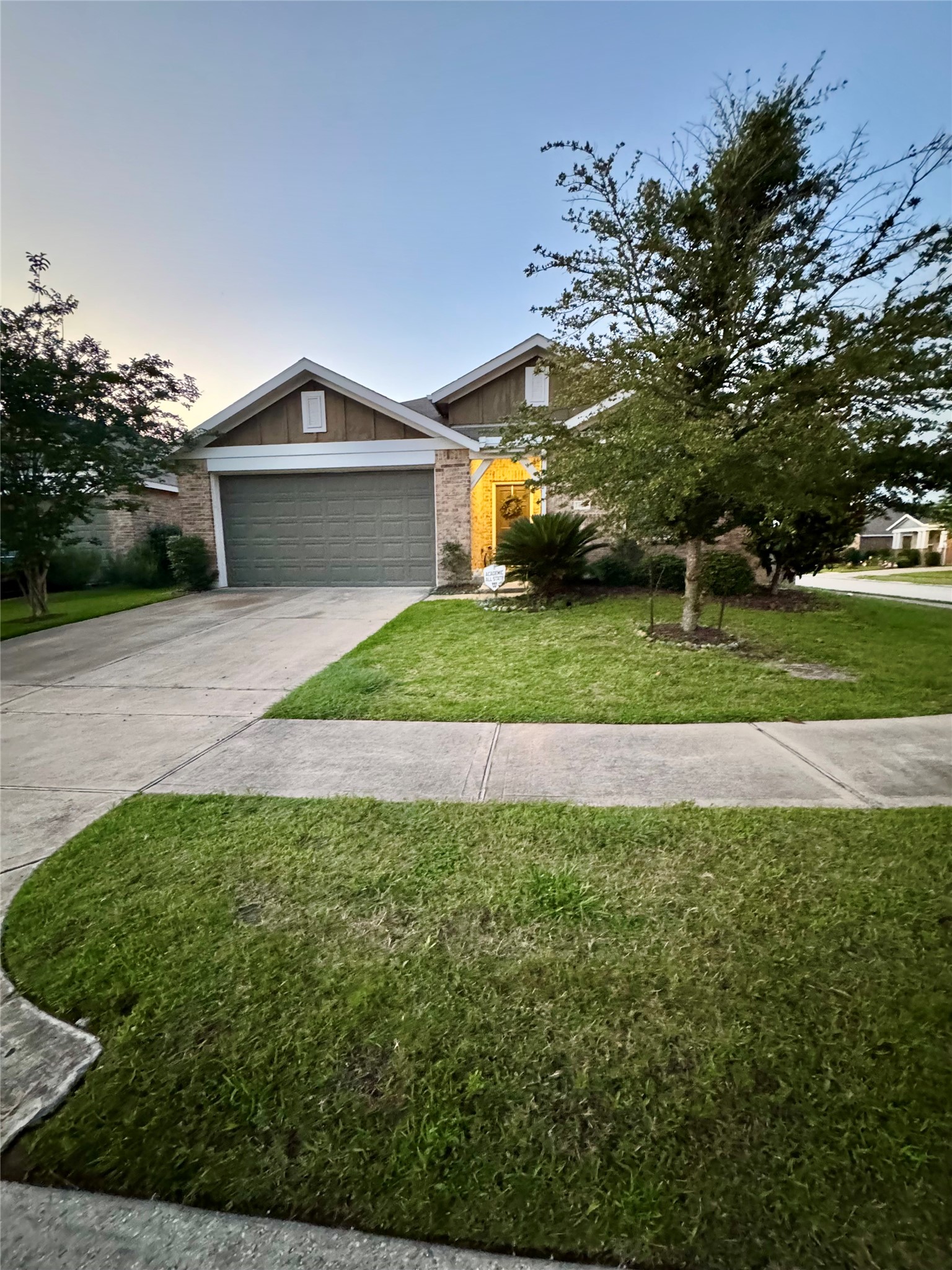 Listing photo 1