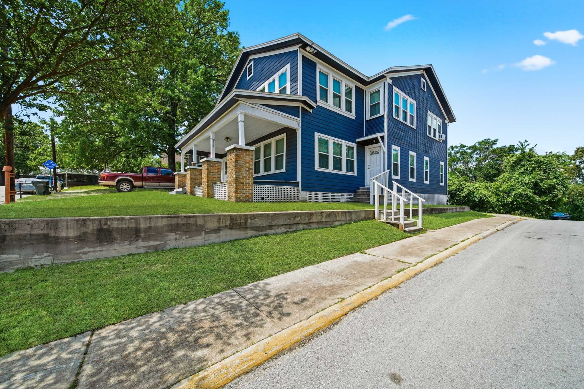 Listing photo 1
