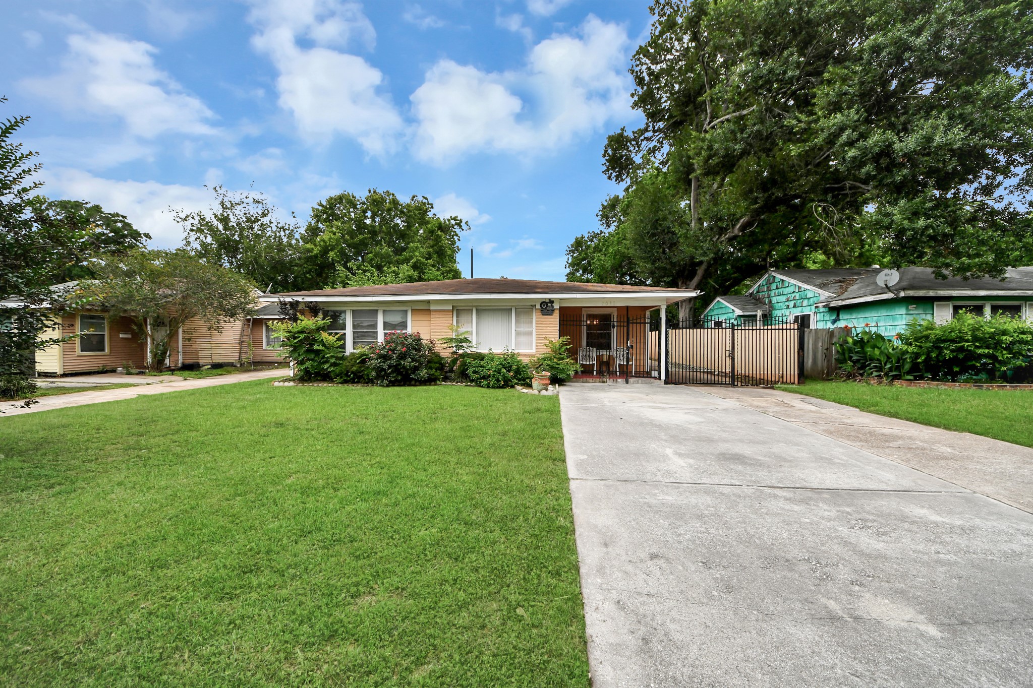 Listing photo 1