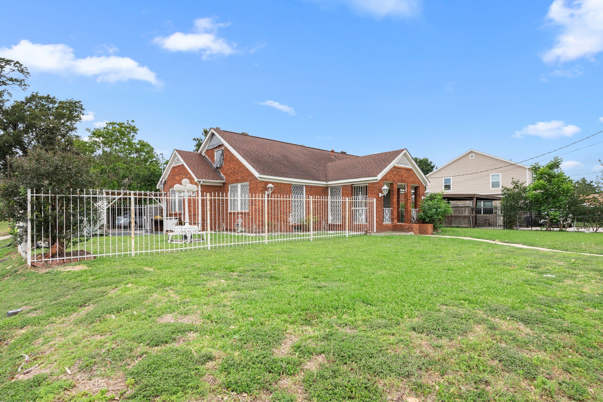 Listing photo 1