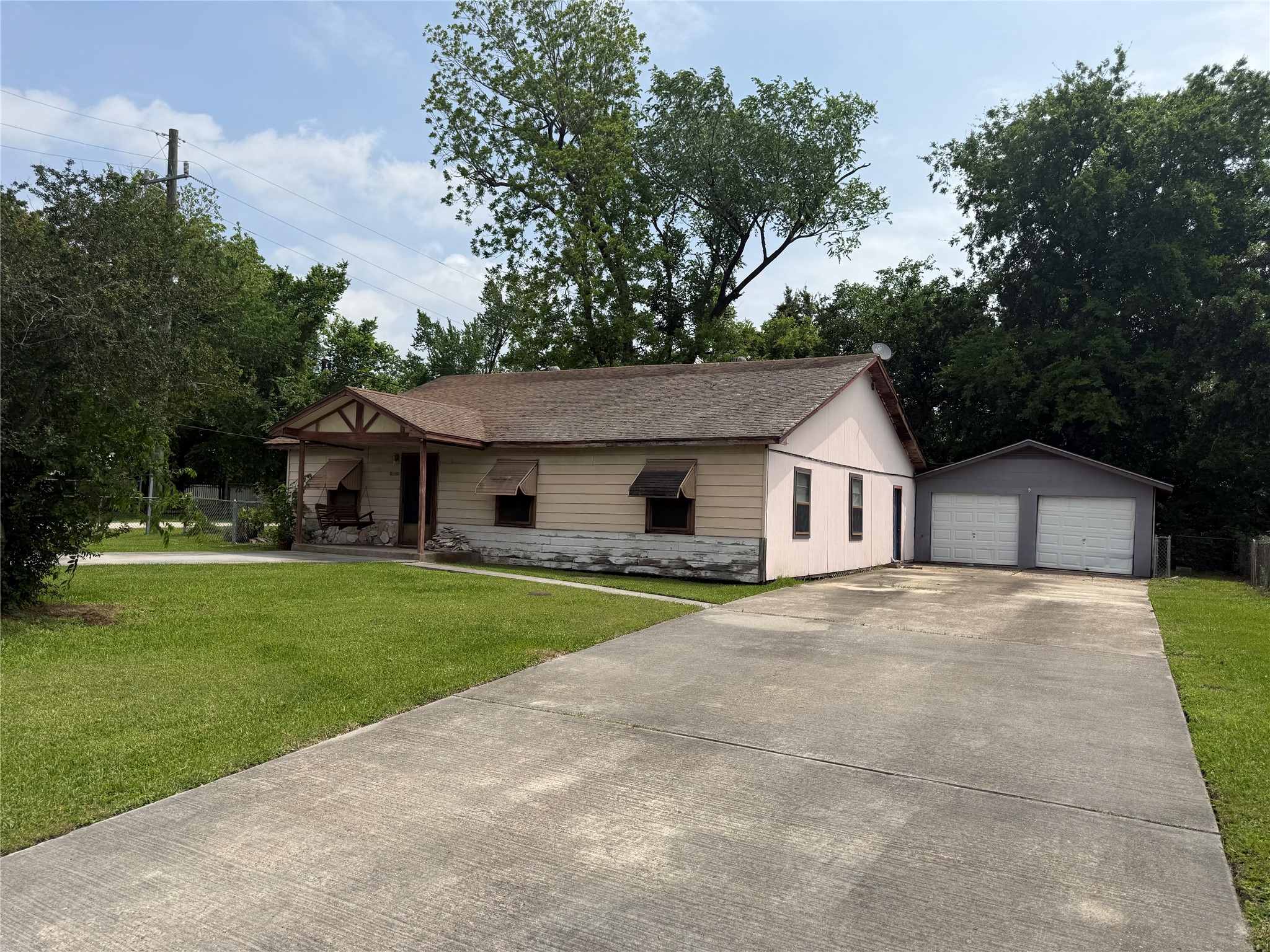 Listing photo 1
