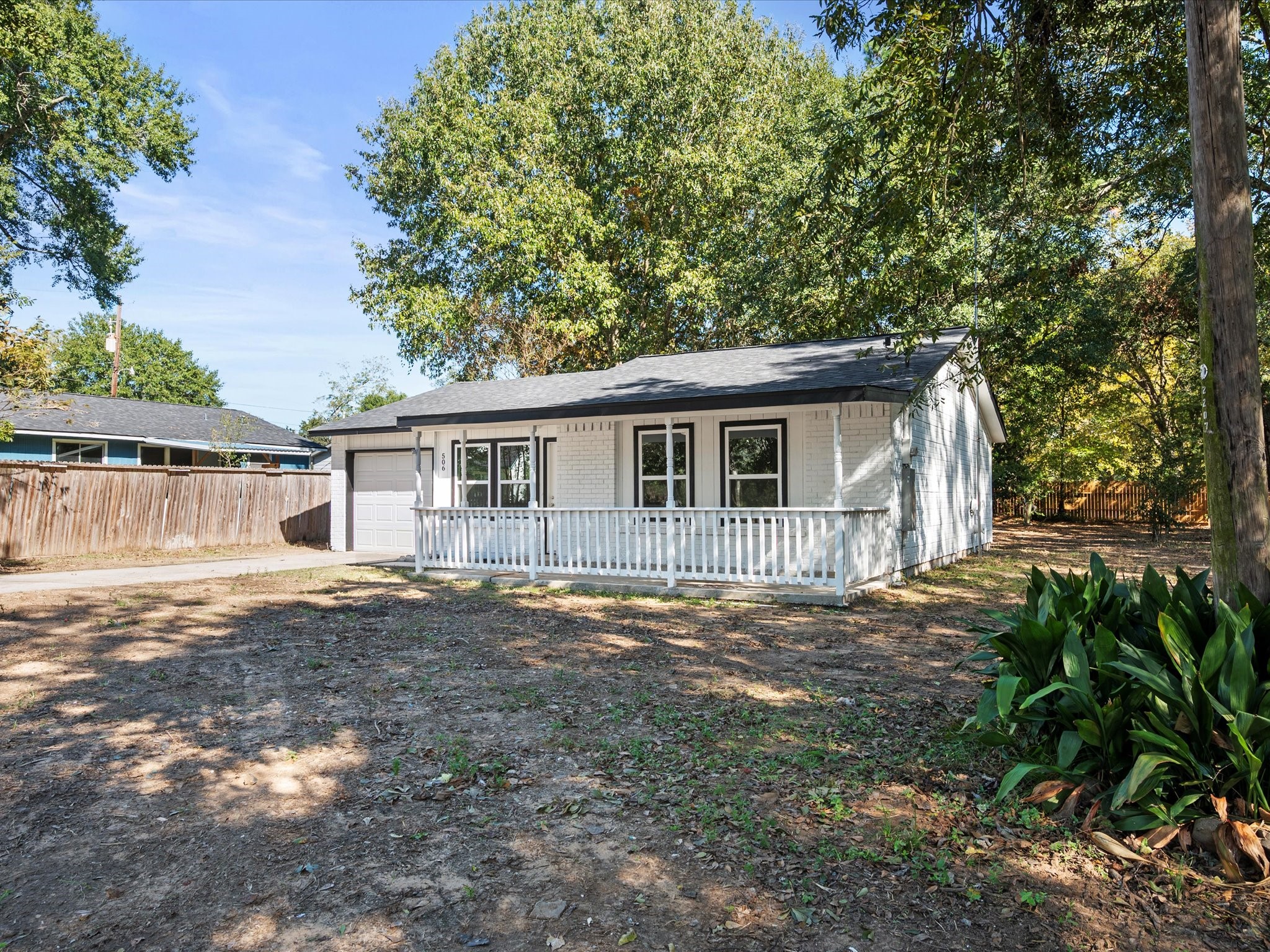Listing photo 1