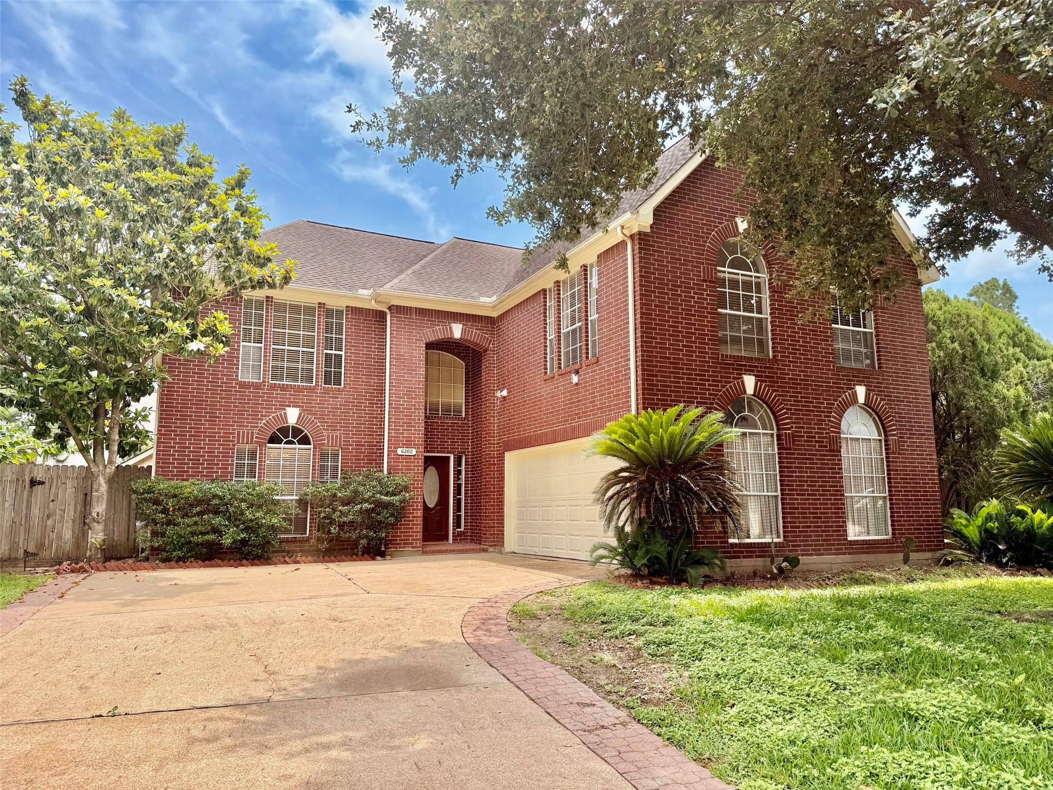 Listing photo 1