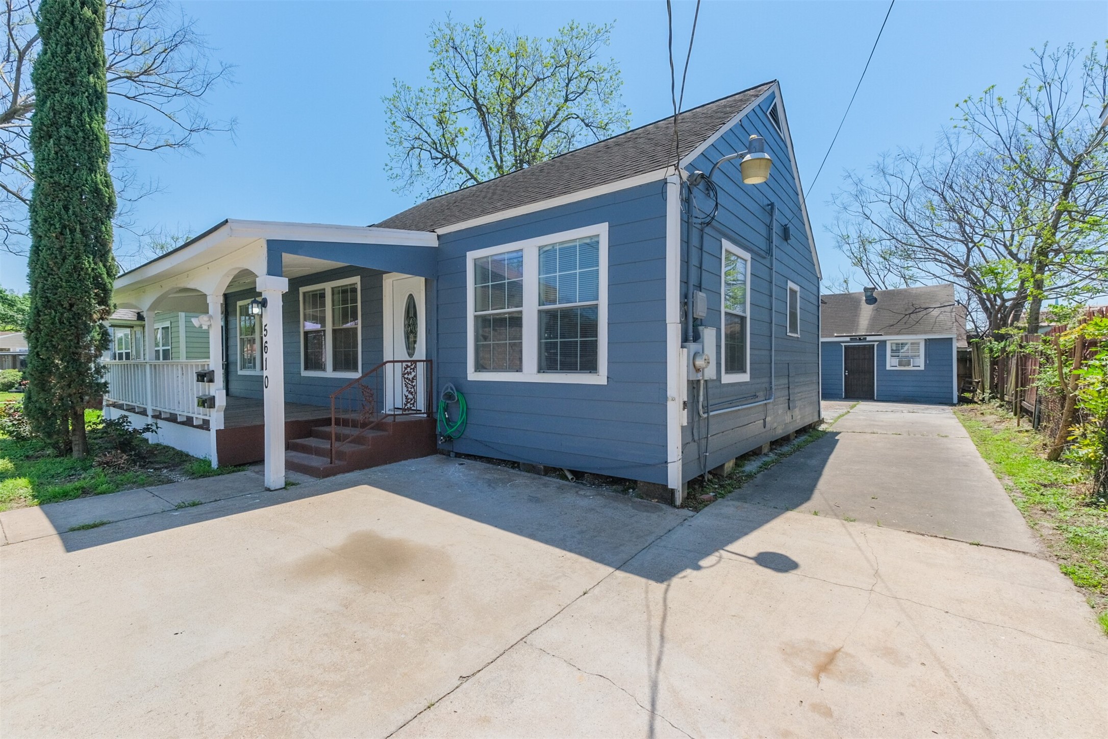 Listing photo 1