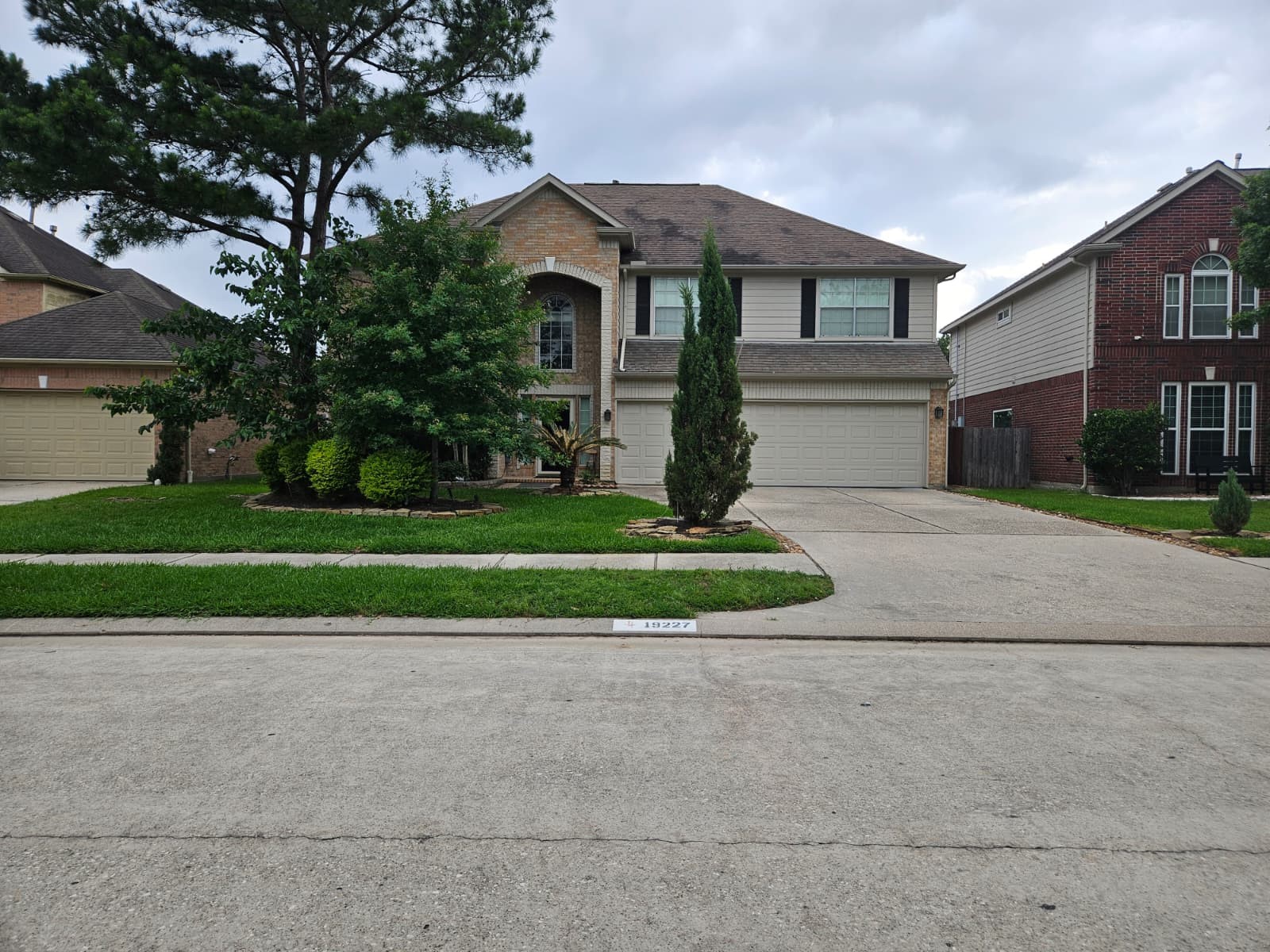 Listing photo 1