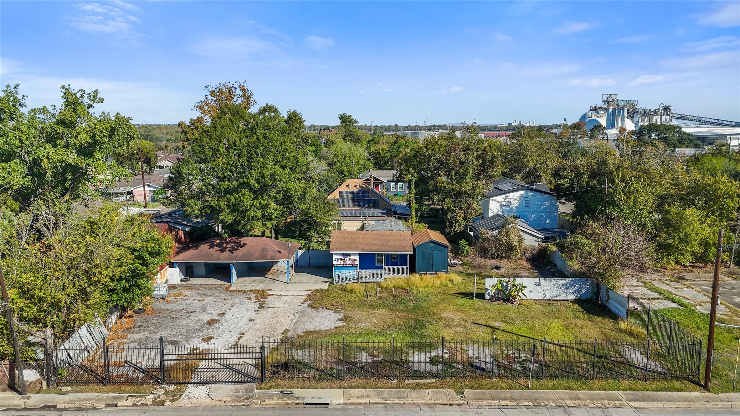 Listing photo 4