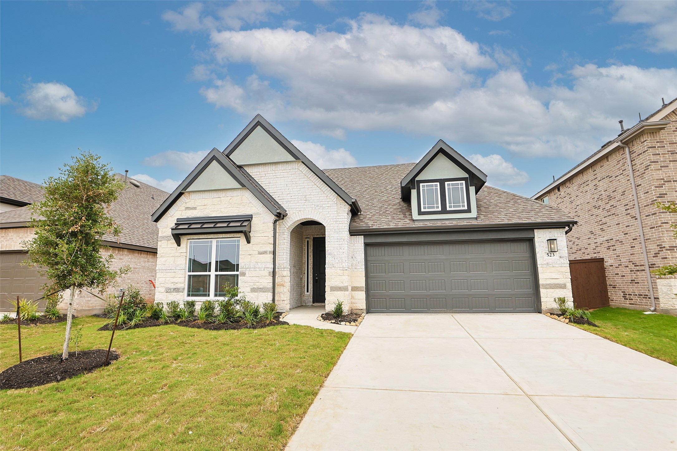 Listing photo 2
