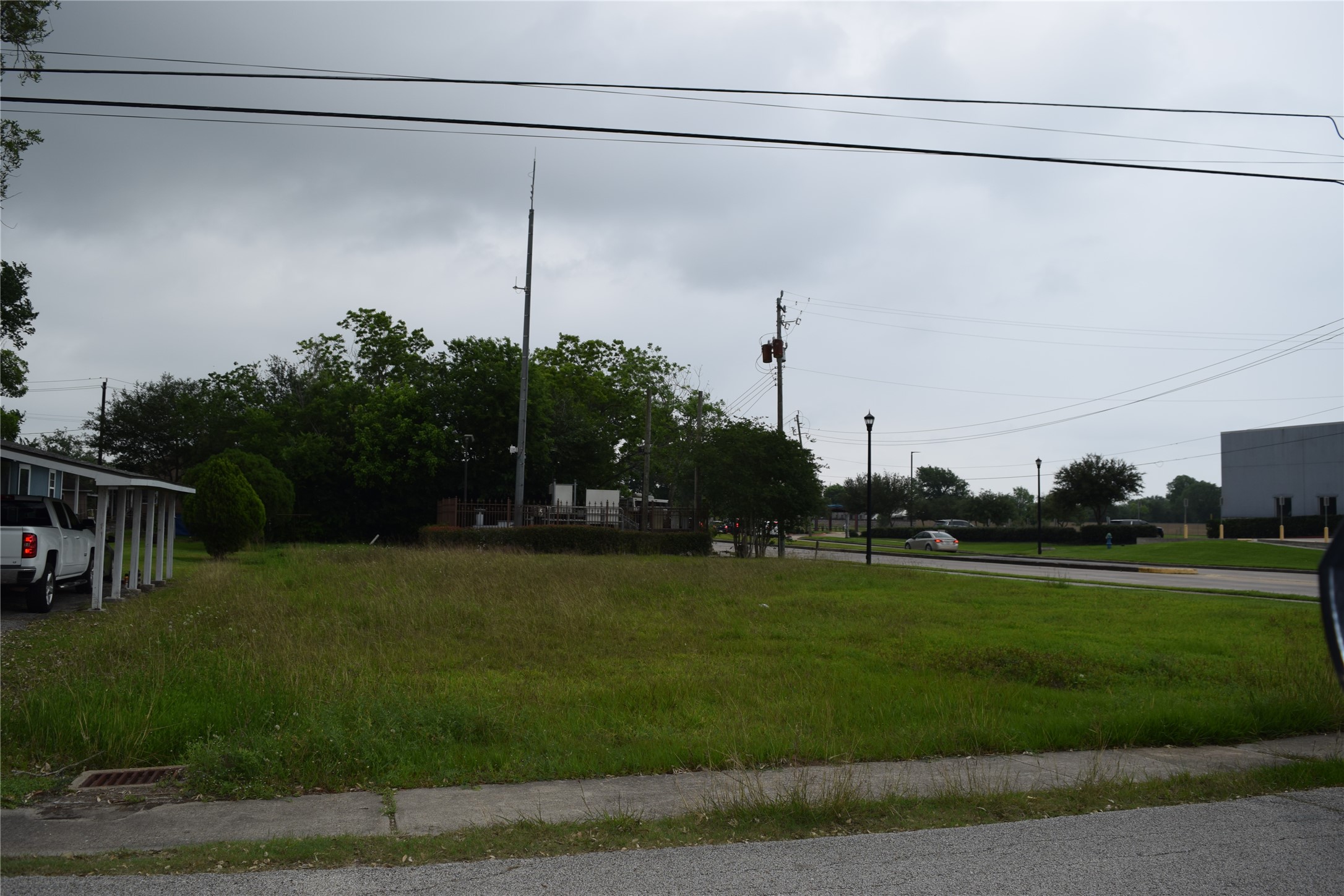 Listing photo 4