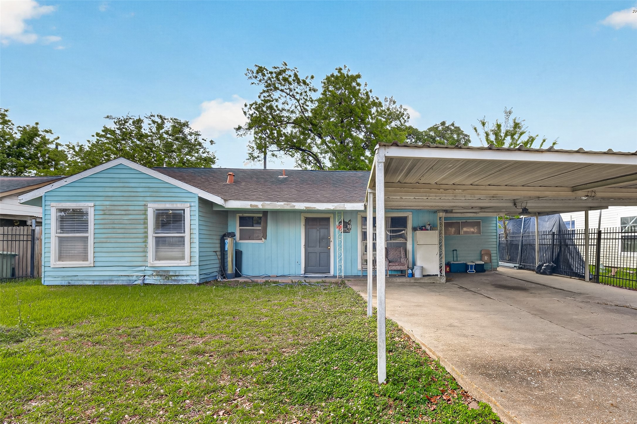Listing photo 1