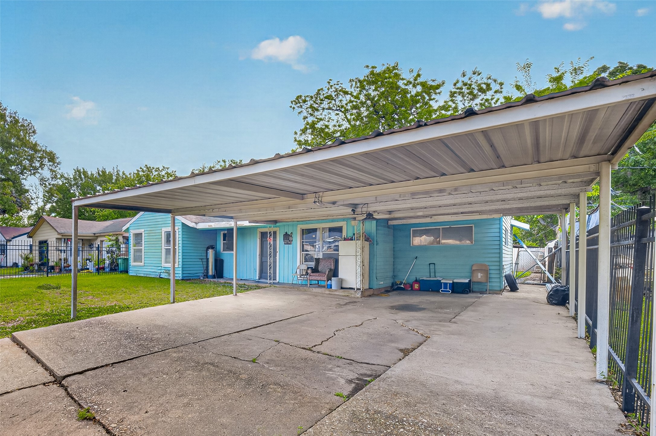Listing photo 1