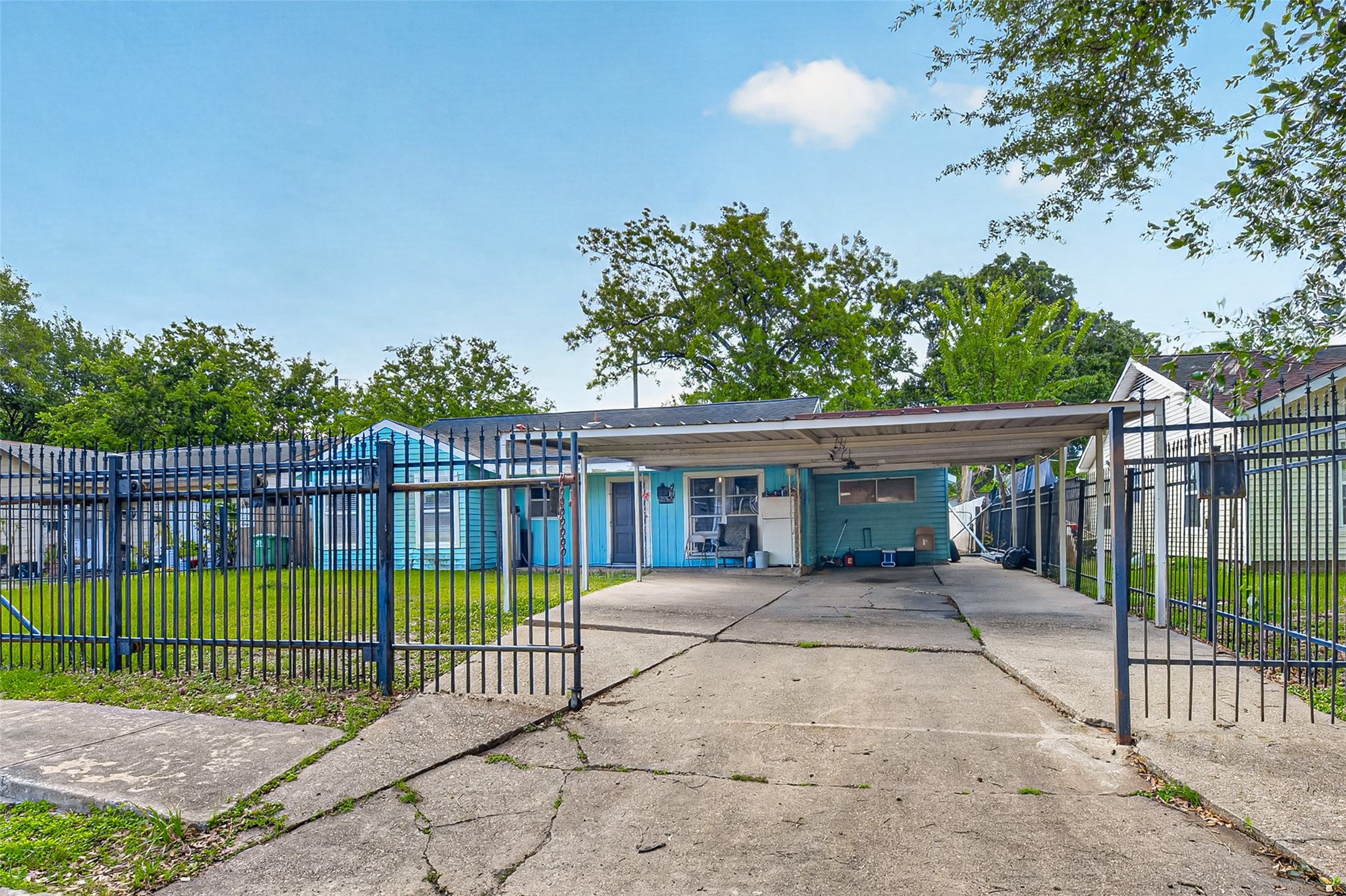 Listing photo 1