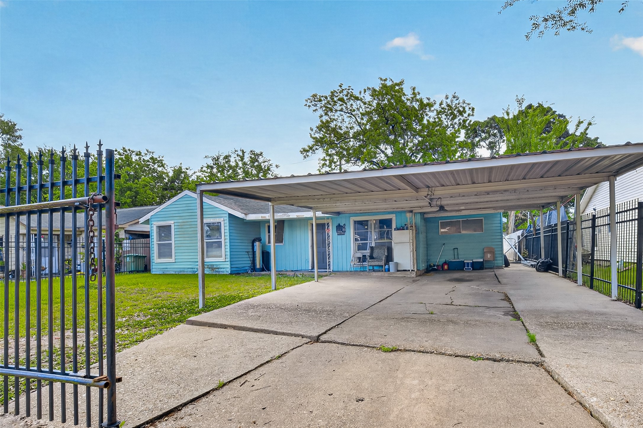 Listing photo 1