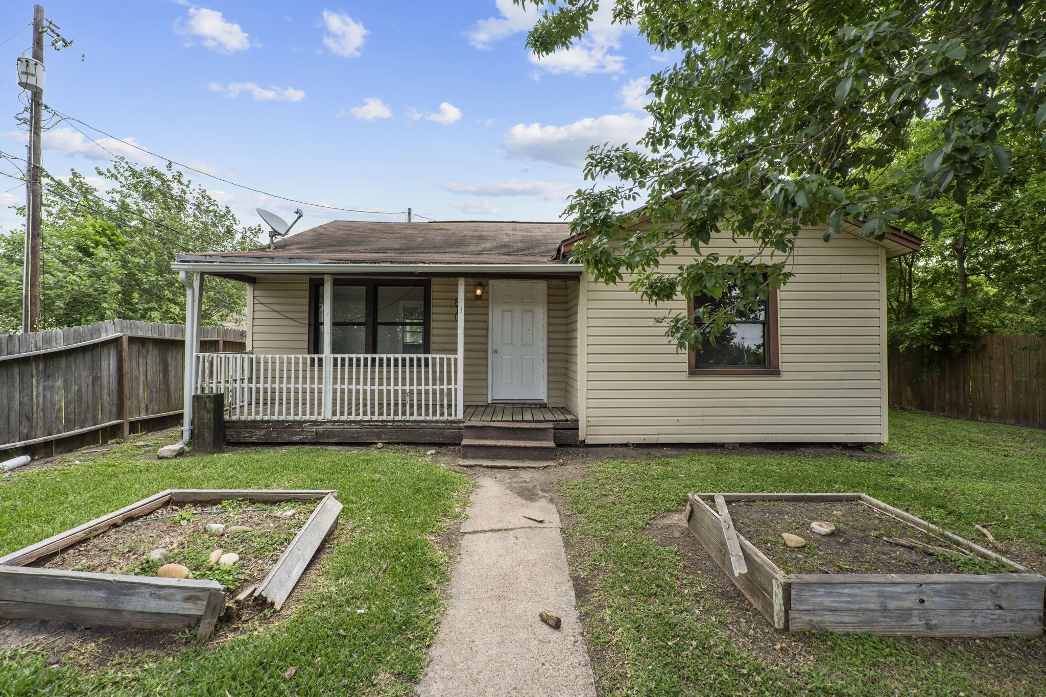 Listing photo 1