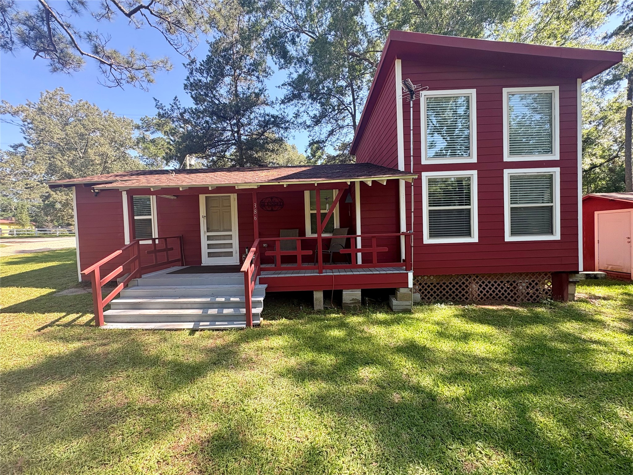 Listing photo 2