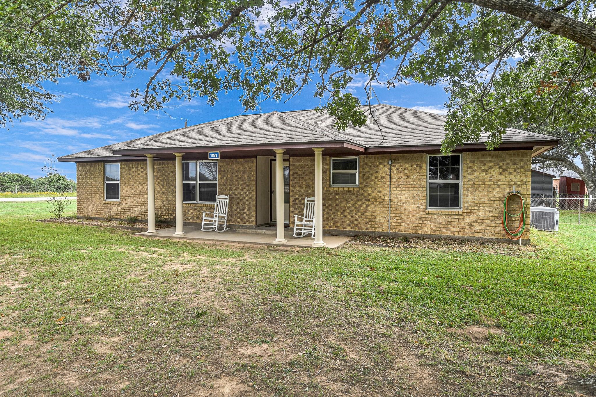 Listing photo 1