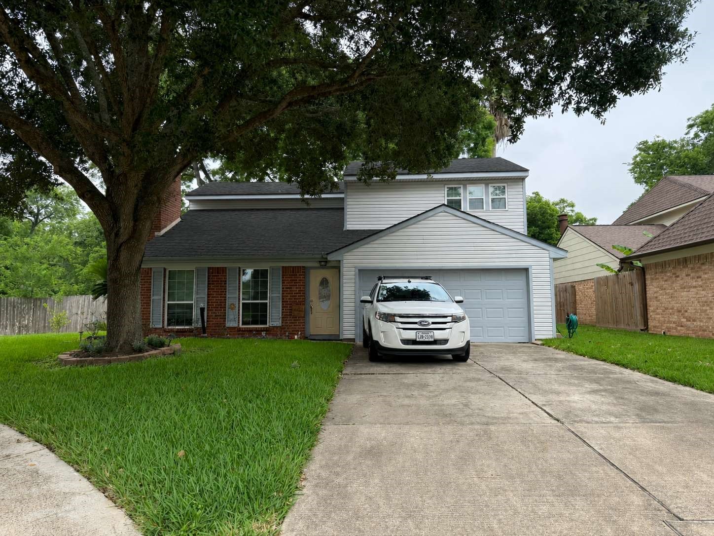 Listing photo 2