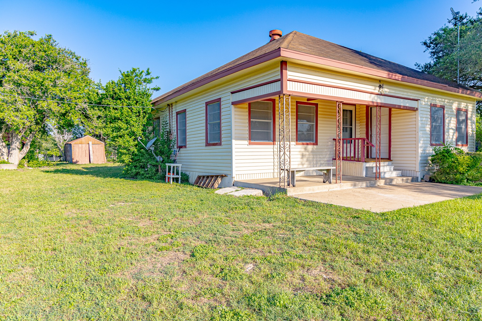 Listing photo 2