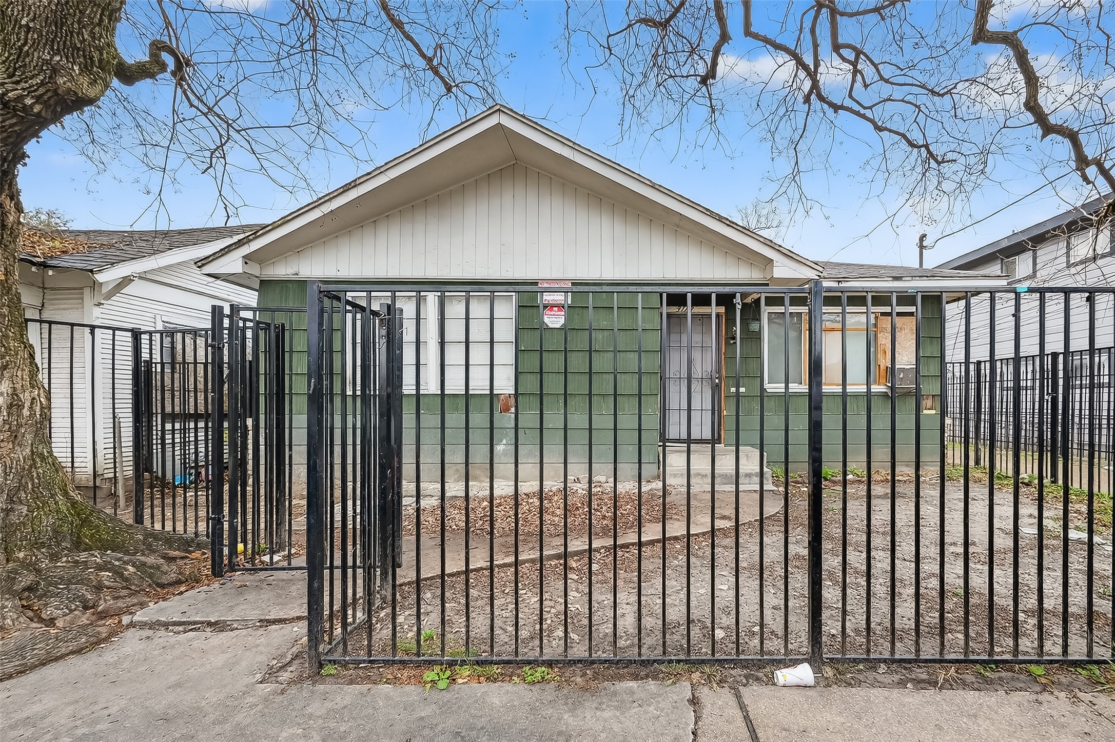 Listing photo 1