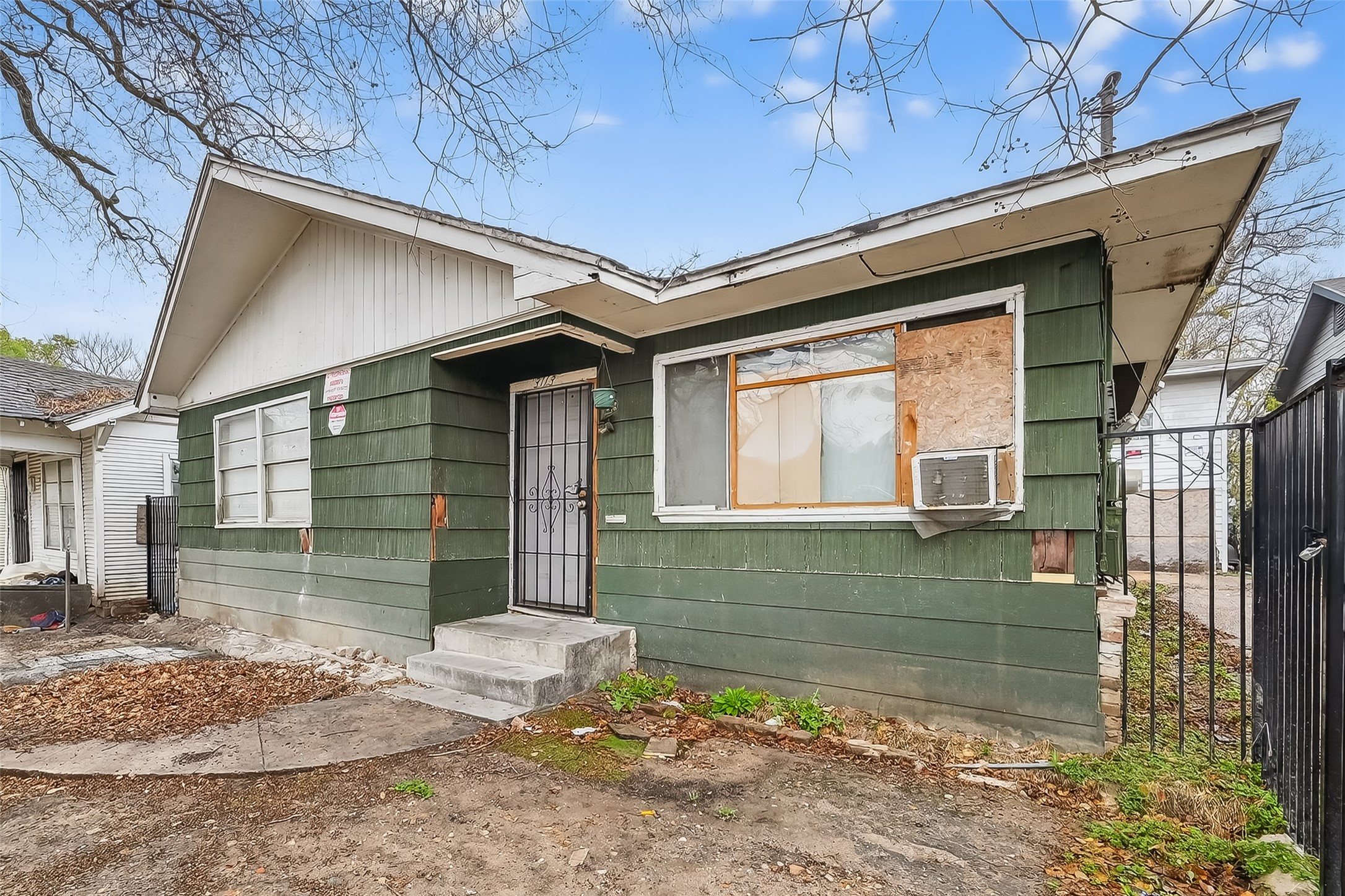 Listing photo 3