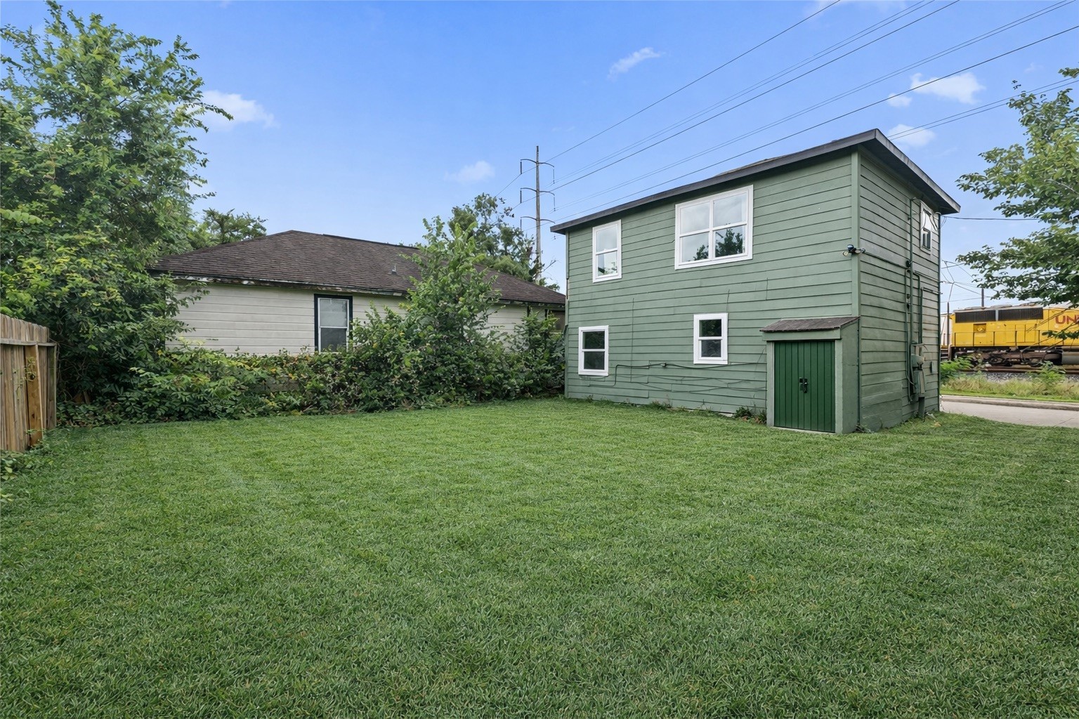 Listing photo 3