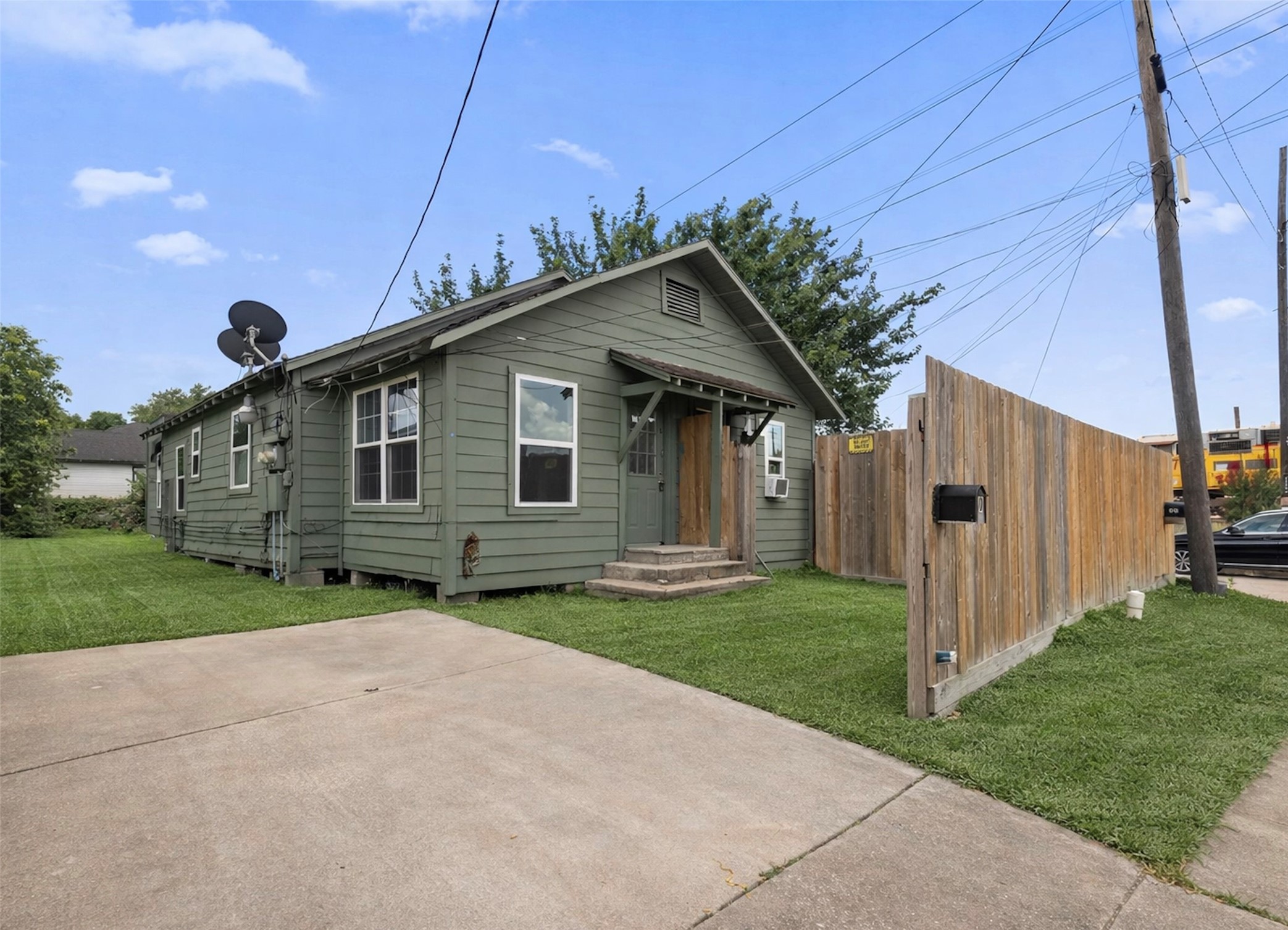 Listing photo 4