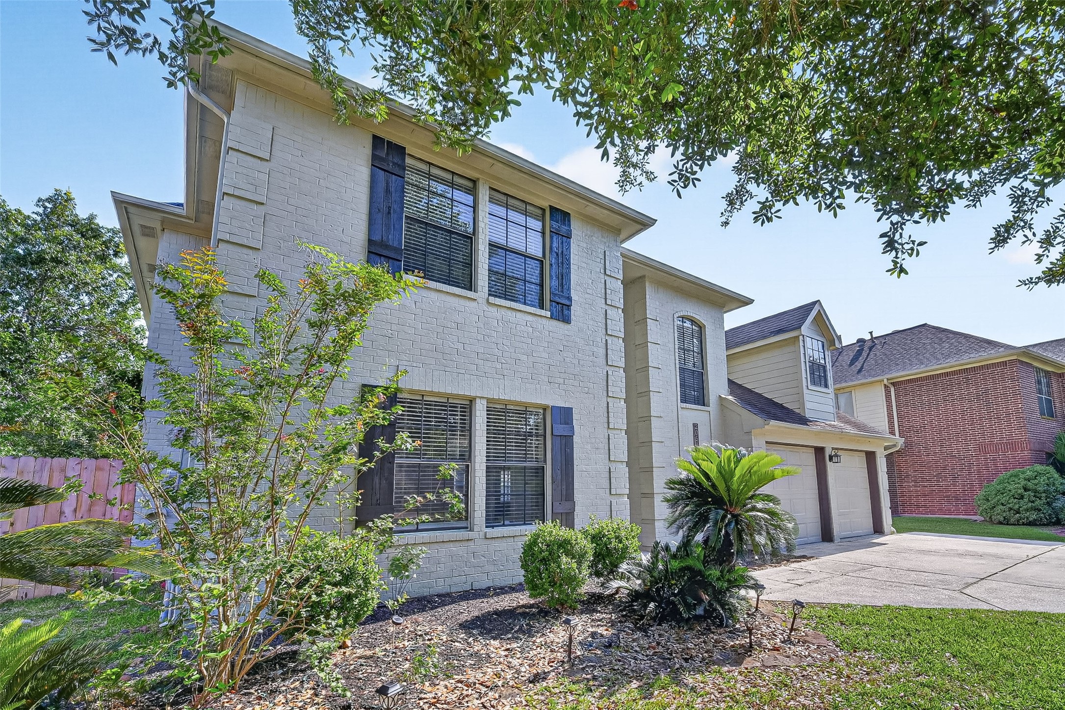 Listing photo 3