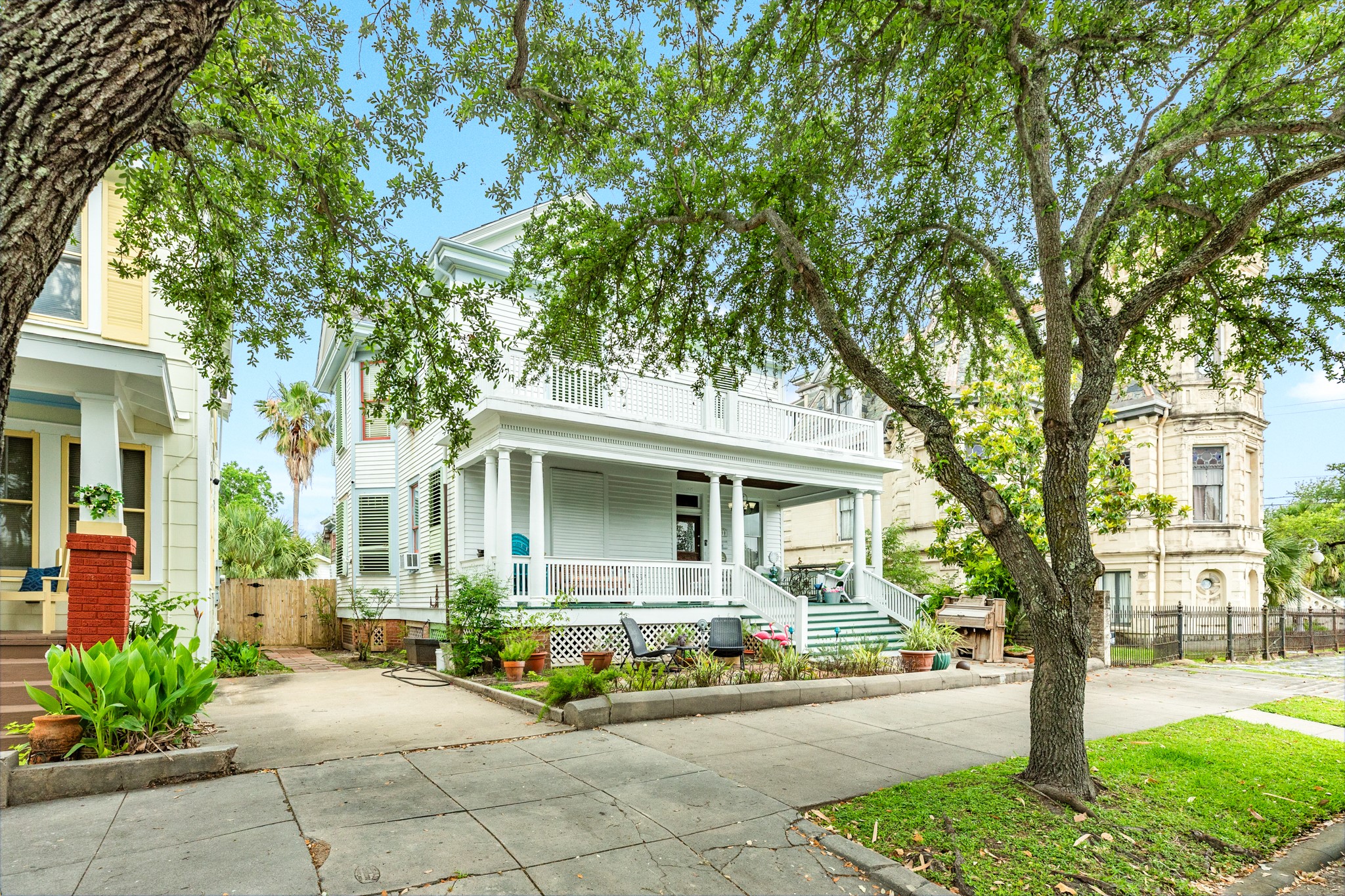 Listing photo 3