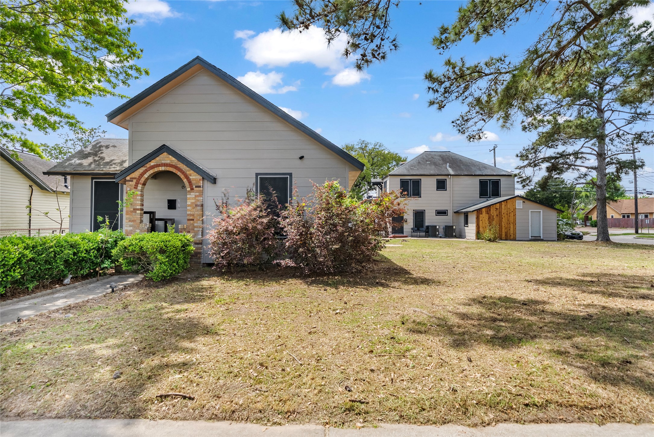 Listing photo 1