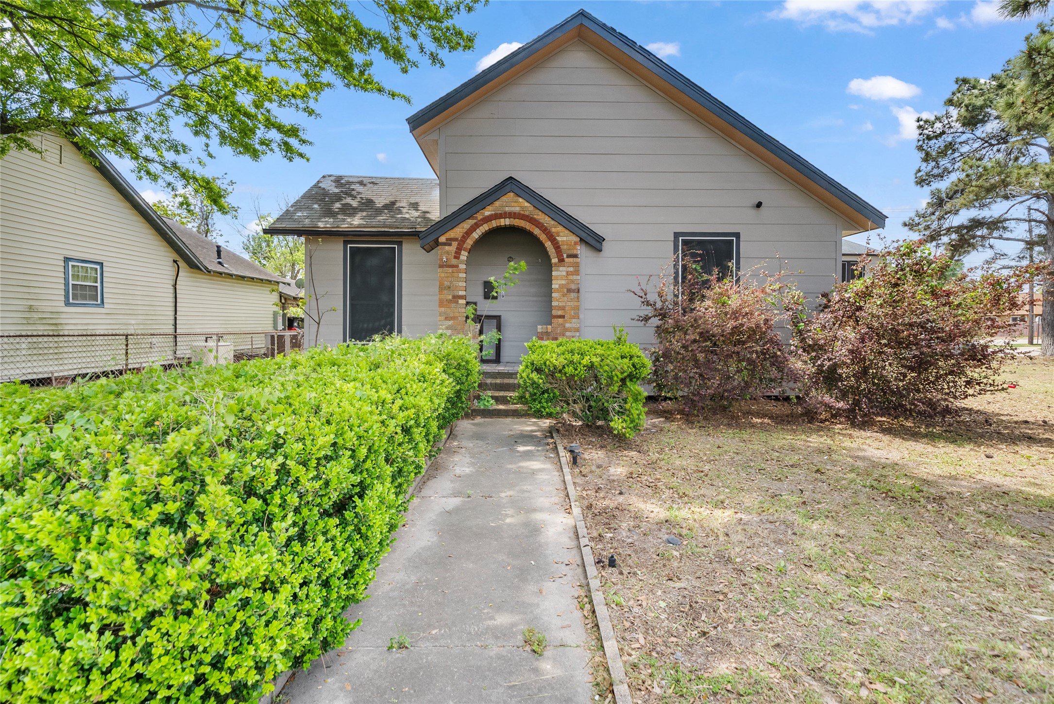 Listing photo 1