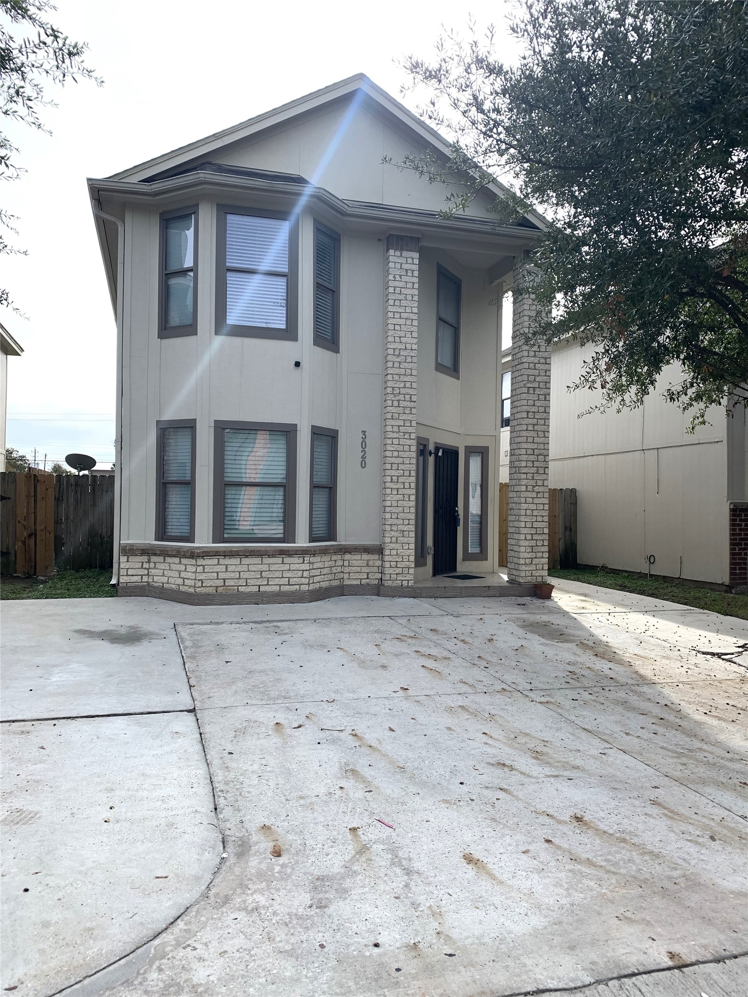 Listing photo 1