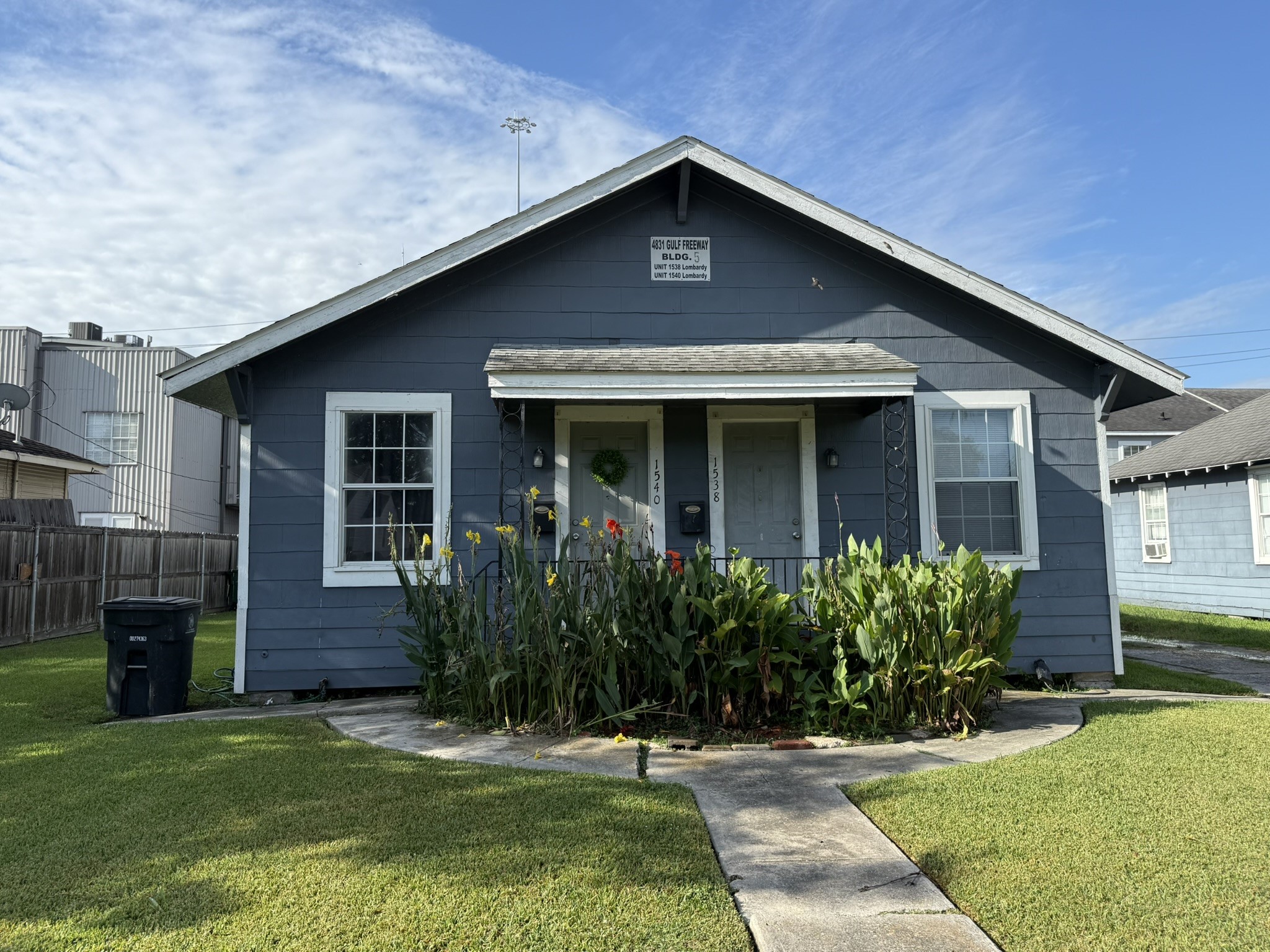 Listing photo 1