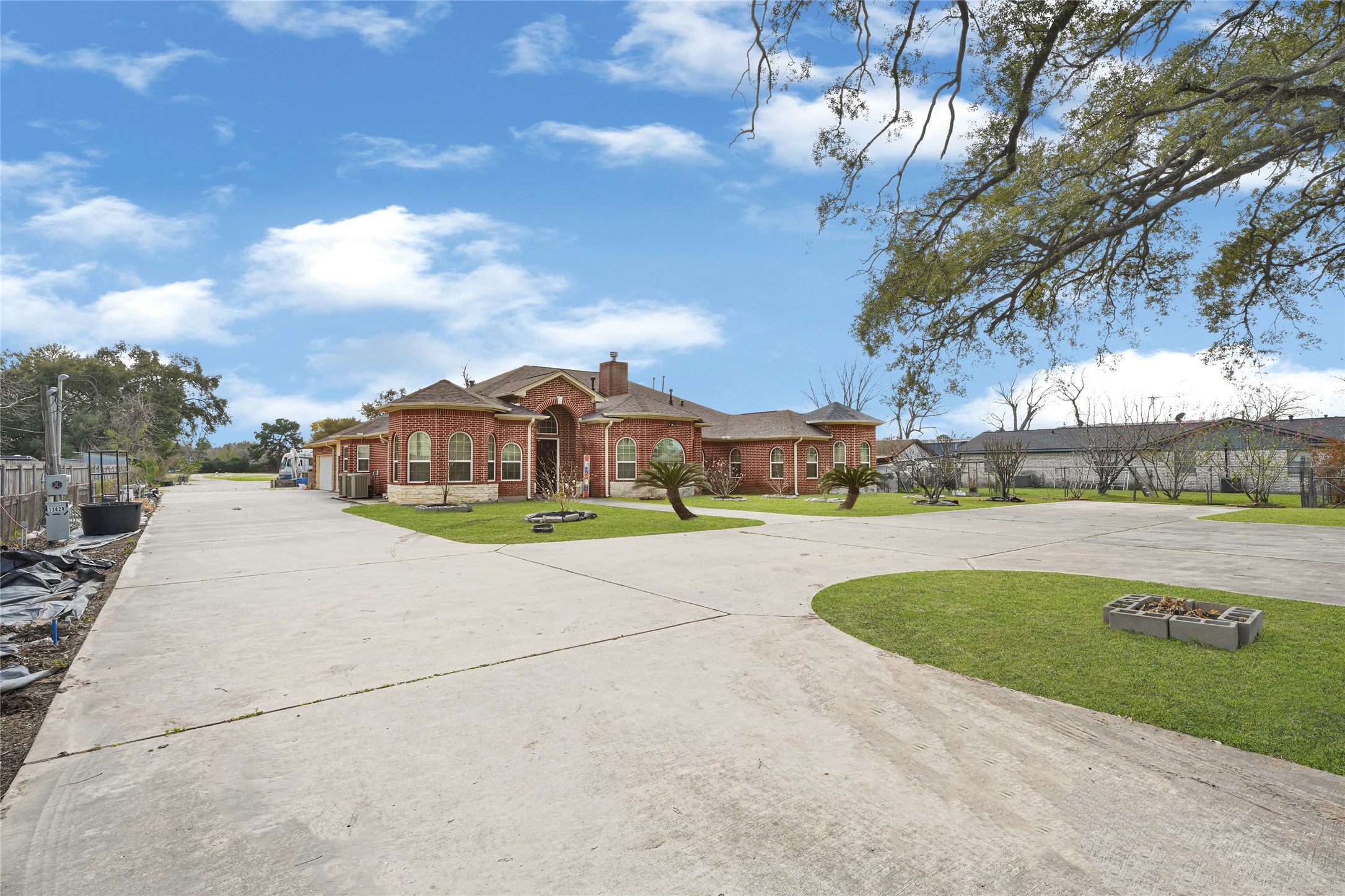 Listing photo 1