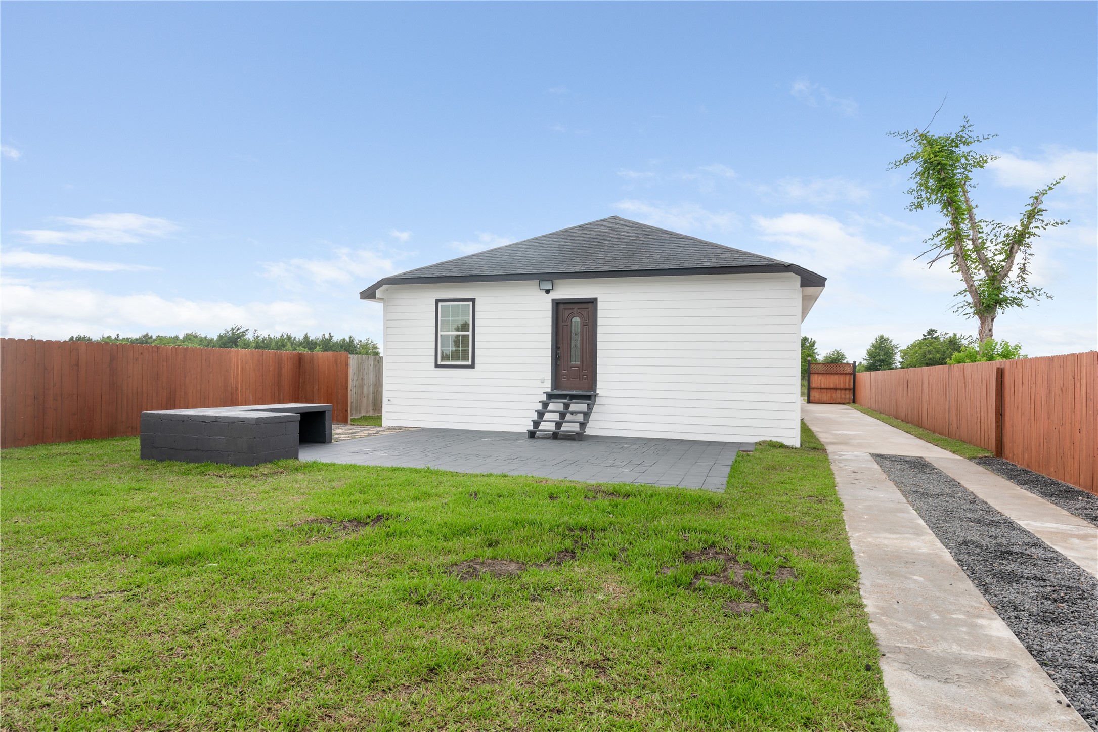 Listing photo 4