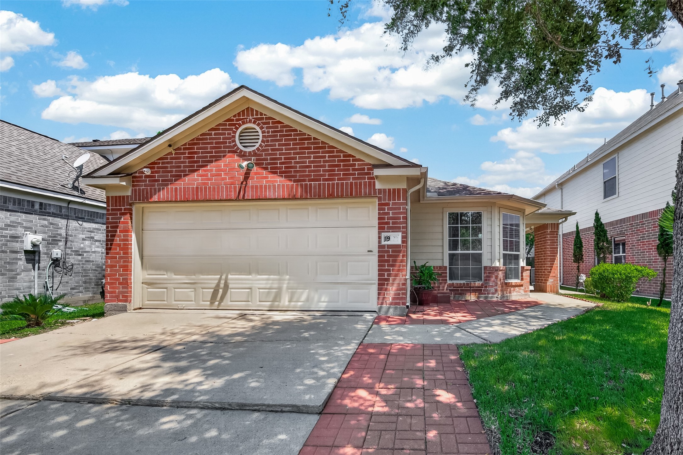 Listing photo 1