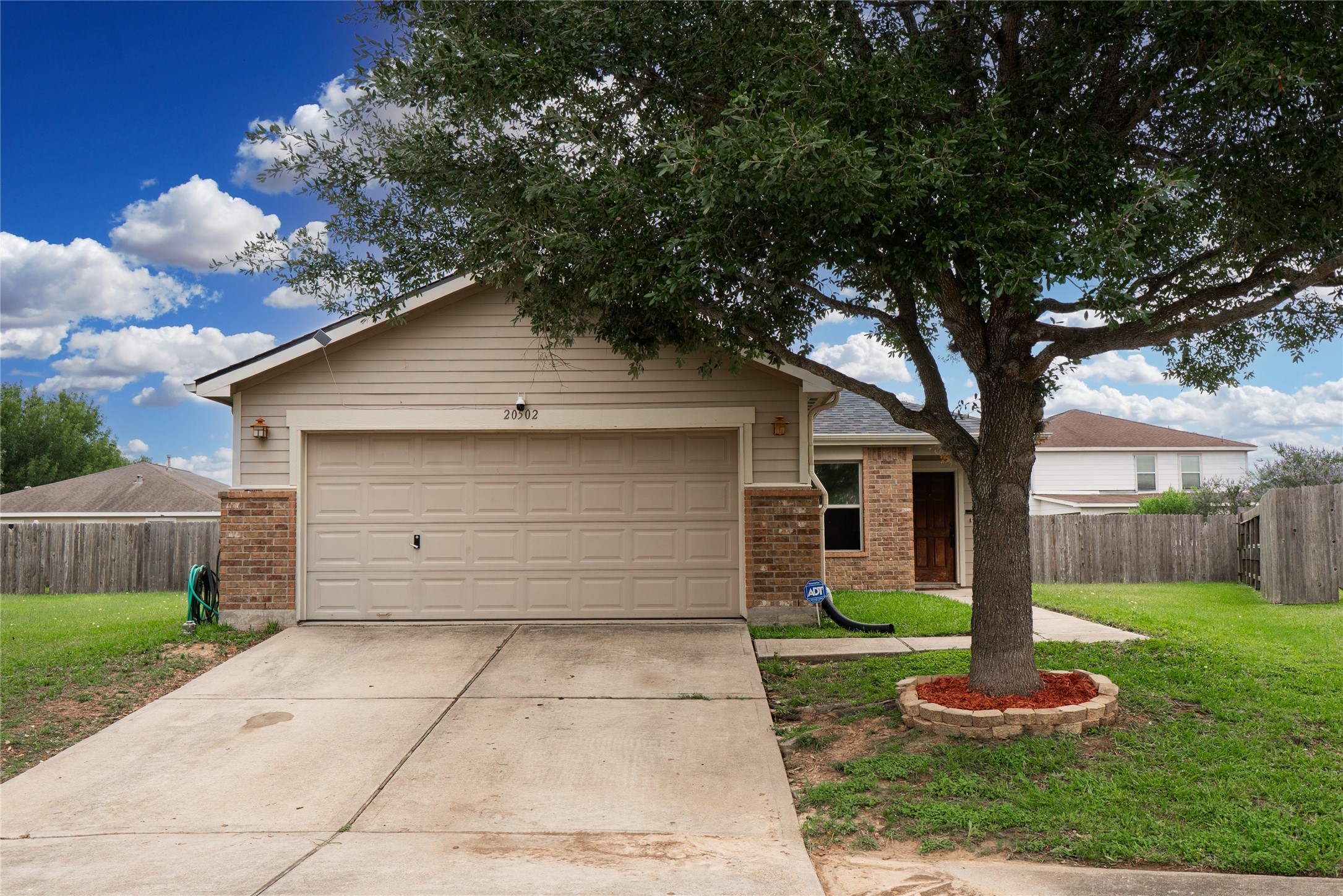 Listing photo 1
