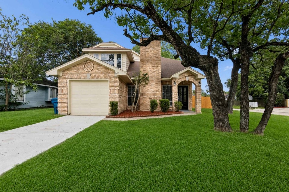 Listing photo 1