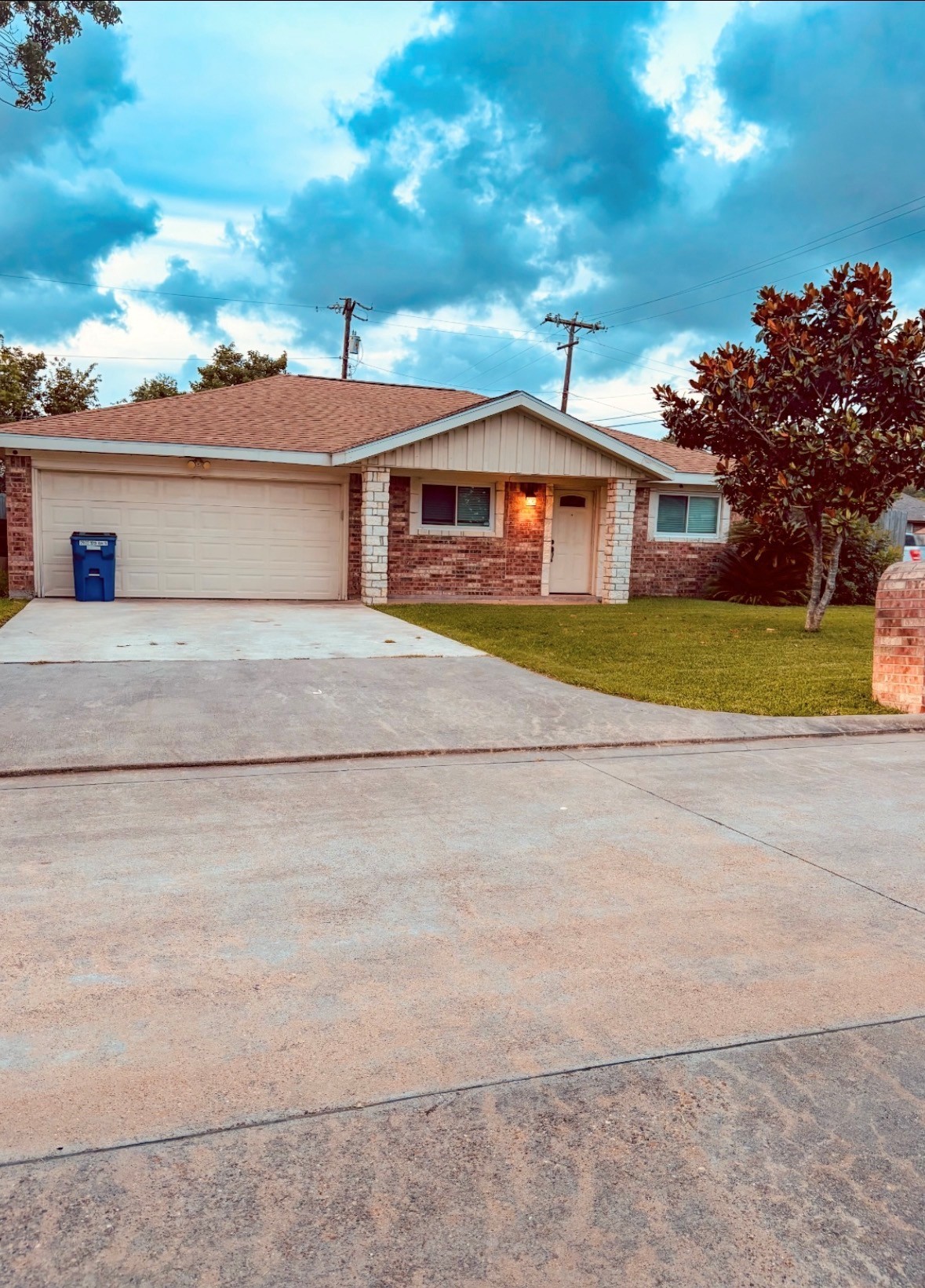 Listing photo 1