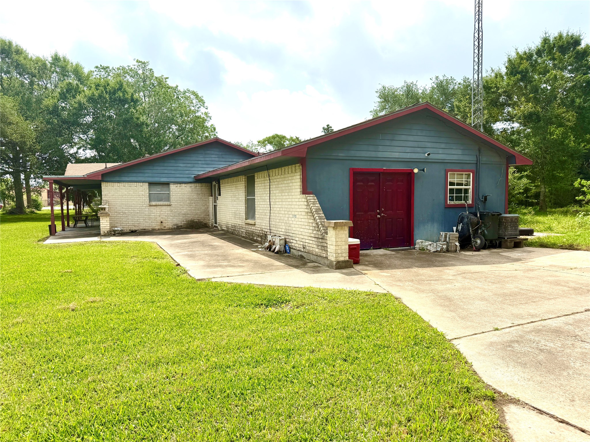 Listing photo 1
