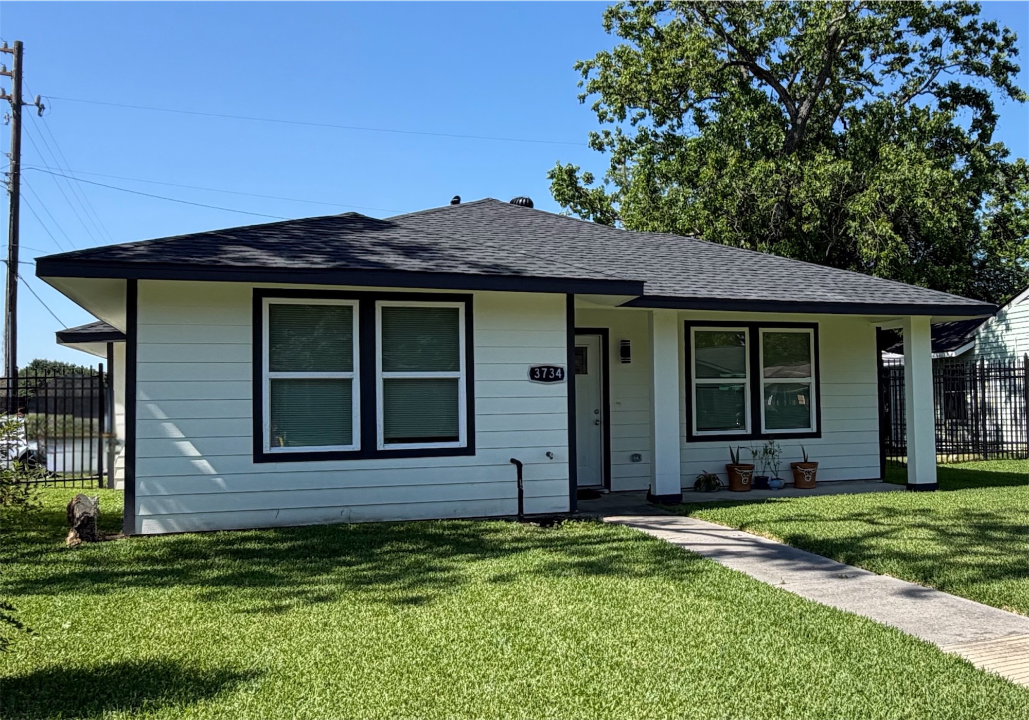 Listing photo 1